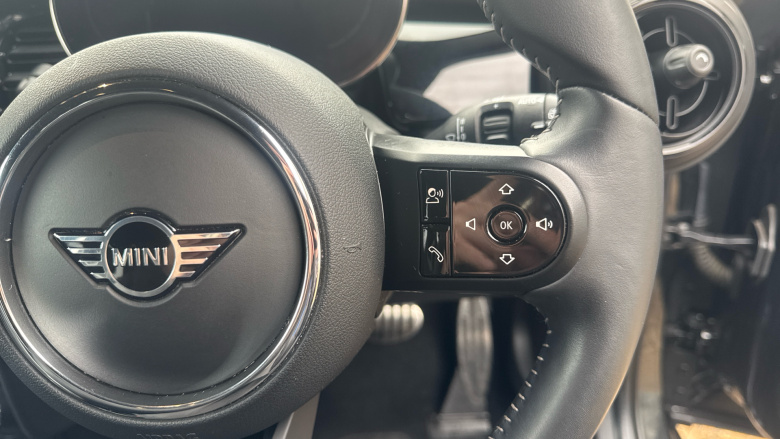 MINI Hatchback 1.5 Cooper Sport Premium 5dr Auto Petrol Hatchback